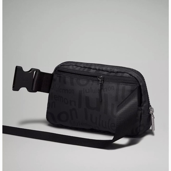 NEW LULULEMON everywhere belt bag - Picture 4 of 8
